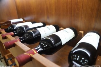 打开的葡萄酒用软木塞能保存多久？葡萄酒贮存最佳温度是多少？